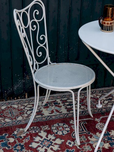 Alma, la paire de chaises en métal N°572