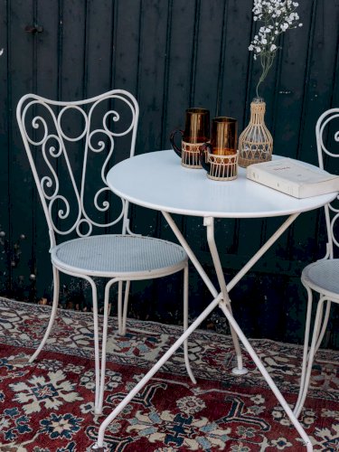 Alma, la paire de chaises en métal N°572