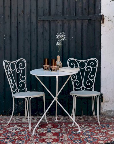 Alma, la paire de chaises en métal N°572