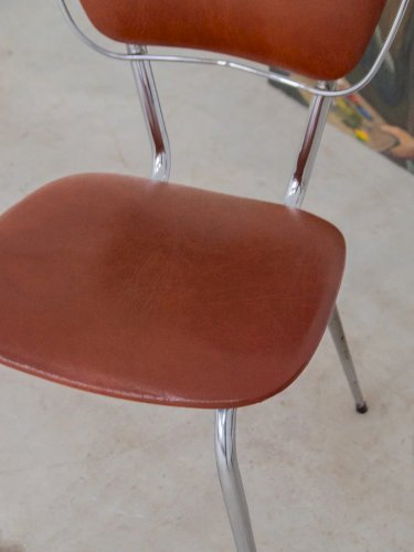 Alma, la paire de chaises en métal N°632