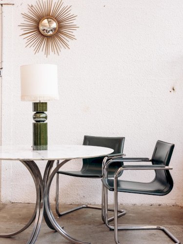 Alma, la paire de chaises en métal N°655