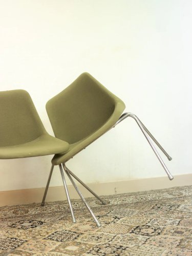 Alma, la paire de chaises en métal N°830