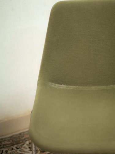 Alma, la paire de chaises en métal N°830