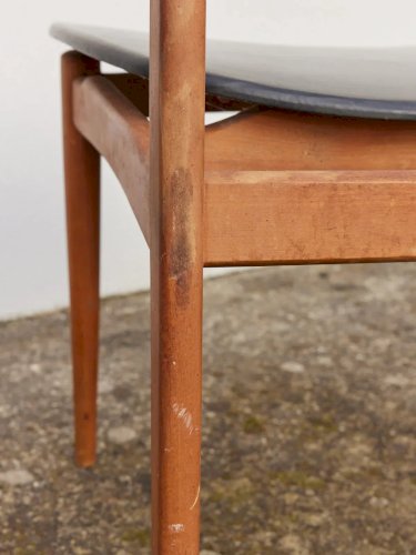 Alma, la paire de chaises en simili cuir N°1045