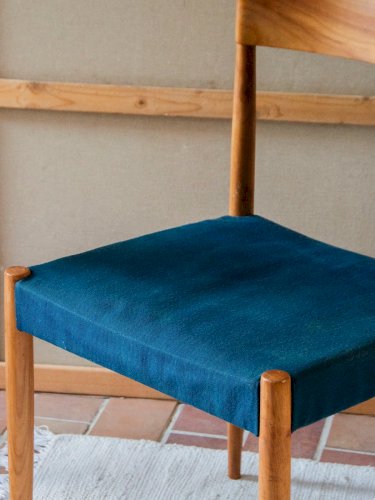 Alma, la paire de chaises en teck blond N°971