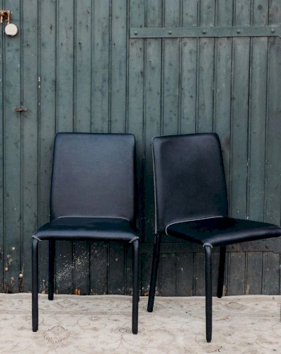 Alma, la paire de chaises simili-cuir N°914