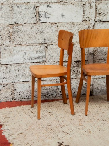 Alma, la paire de chaises Thonet N°988