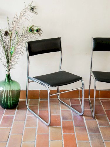 Alma, le duo de chaises en métal N°547