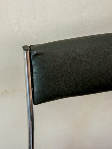 Alma, le duo de chaises en métal N°547