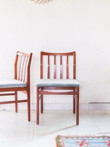 Alma, le lot de 2 chaises en bois N°506