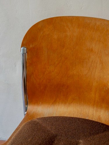 Alma, le lot de 4 chaises en métal N°539