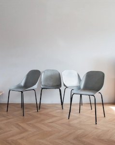 Alma, le lot de 4 chaises en métal N°770