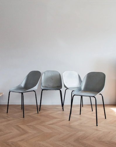 Alma, le lot de 4 chaises en métal N°770