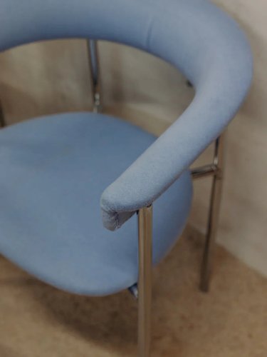 Alma, le lot de 4 chaises Space Age bleues N°1037