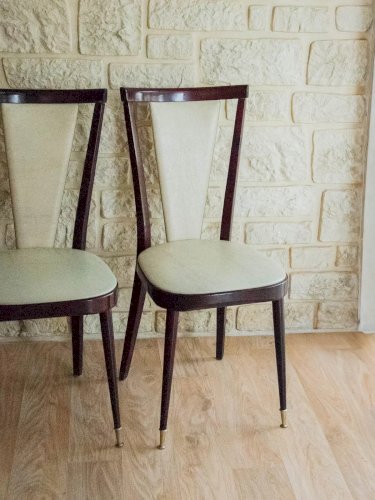 Alma, le lot de 6 chaises Baumann en cuir N°1091