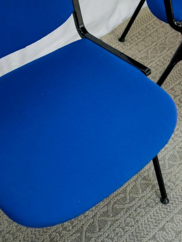 Alma, le lot de chaises Giancarlo Piretti N°842