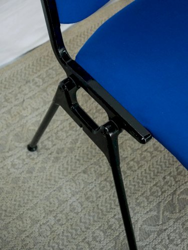 Alma, le lot de chaises Giancarlo Piretti N°842