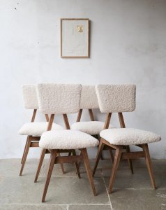 Alma, les 4 chaises en bois et tissu bouclette N°1278