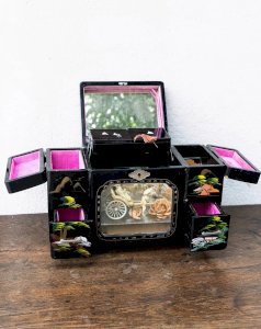 Ambroise, the music box No. 585