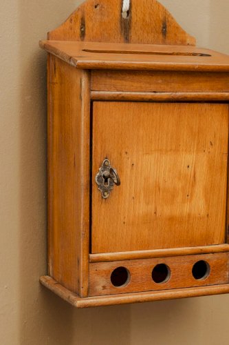 Ambroise, la boite aux lettres en bois N°673