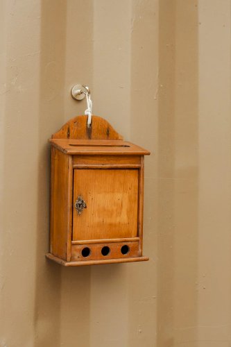 Ambroise, la boite aux lettres en bois N°673