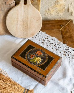 Ambroise, the wooden box No. 580