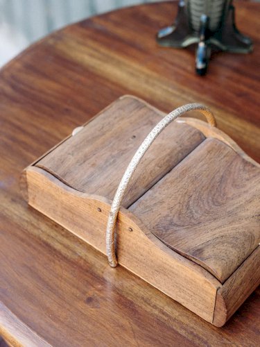 Ambroise, la boite en bois N°583