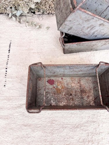 Ambroise, la caisse en métal N°526