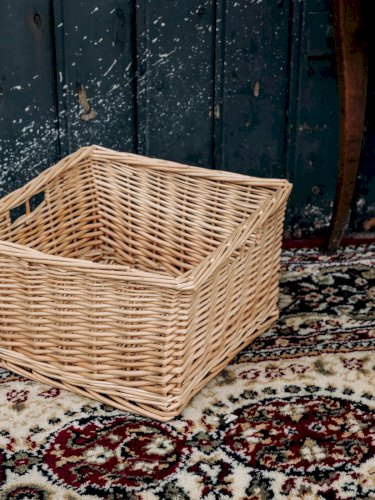Ambroise, la corbeille en osier N°434