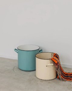 Ambroise, the large yellow enamel pot No. 39