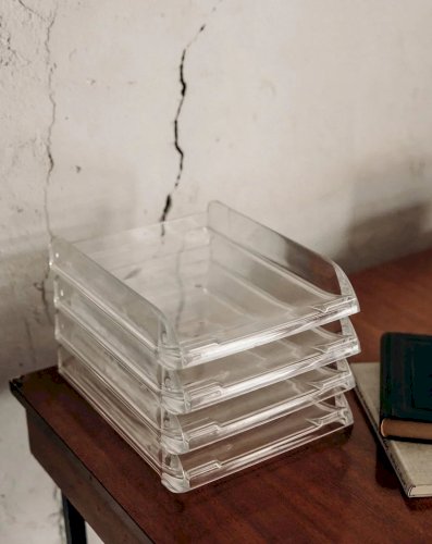 Ambroise, le lot de 4 corbeilles à courrier en plexiglas N°571