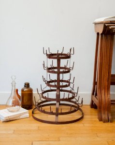 Ambroise, the metal hedgehog bottle holder No. 723