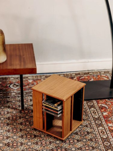 Ambroise, le range-CD en bois N°760