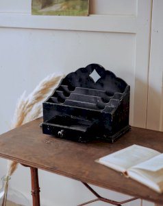 Ambroise, le tri courrier à tiroir en bois N°818