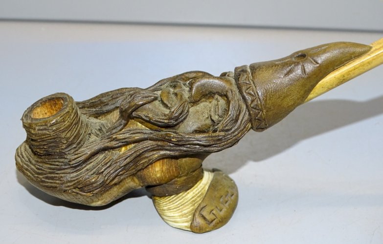 -AMUSANTE PIPE TETE DE MAGICIEN Signée à déchiffrer collection vitrine