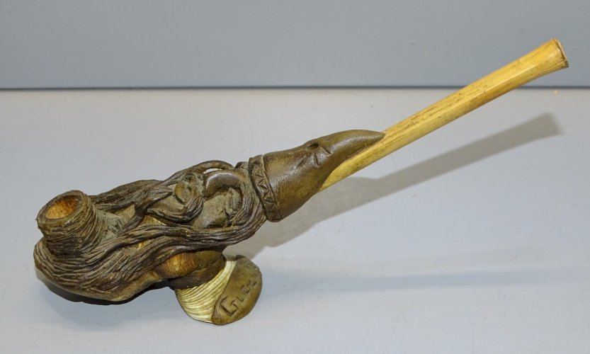 -AMUSANTE PIPE TETE DE MAGICIEN Signée à déchiffrer collection vitrine