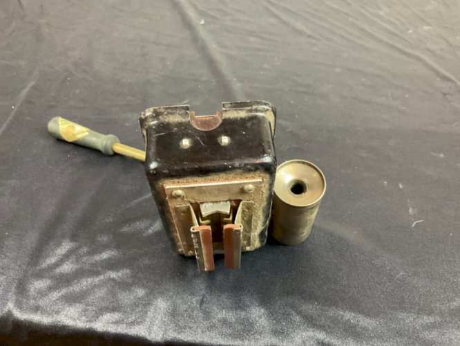 Ancien allumoir  electrique  pyrogène mural ,GARE ,HÔTEL ........