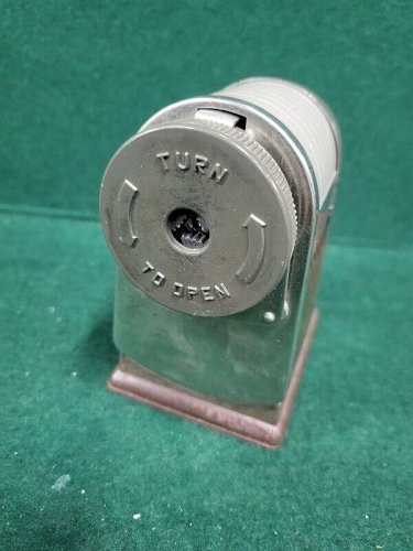 ANCIEN APPOINTE A CRAYON PREMIER PORTABLE APSCO PRODUCTS