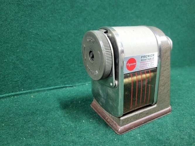 ANCIEN APPOINTE A CRAYON PREMIER PORTABLE APSCO PRODUCTS