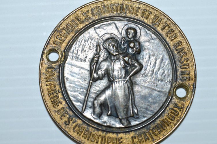 -ANCIEN BADGE AUTOMOBILE SAINT CHRISTOPHE signé L.TRICARO Bronze & Métal Argenté