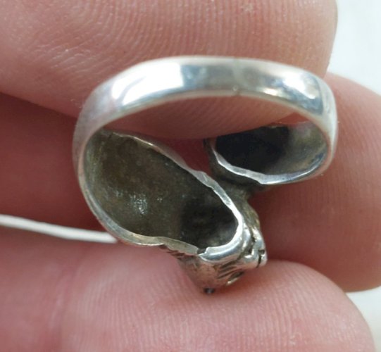 Ancien bague, décor deux chats, en argent massif