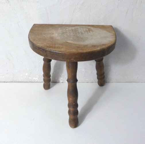 ancien banc de traite tabouret tripode en bois massif