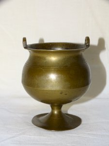 - ANCIENT TRAVEL BAPTISMAL FONT BASE HIGH EPOCH BRASS or BRONZE BEAUTIFUL PATINA