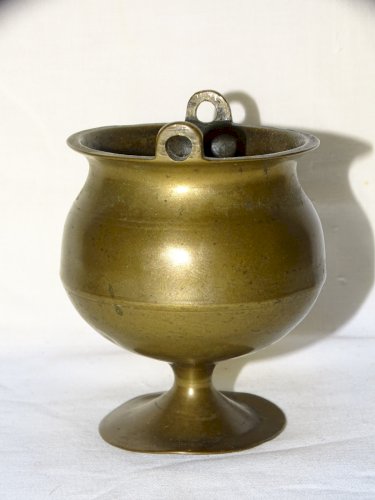 -ANCIEN BAS de BENITIER DE VOYAGE HAUTE EPOQUE LAITON ou BRONZE BELLE PATINE