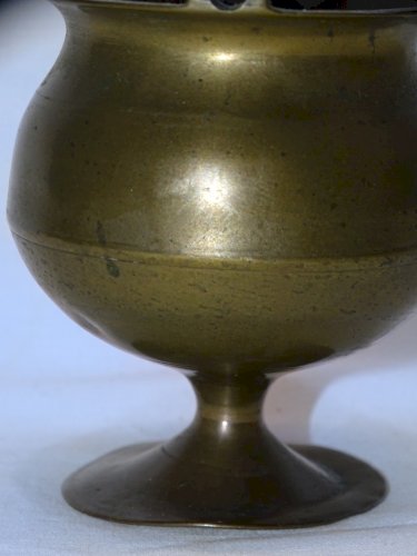 -ANCIEN BAS de BENITIER DE VOYAGE HAUTE EPOQUE LAITON ou BRONZE BELLE PATINE