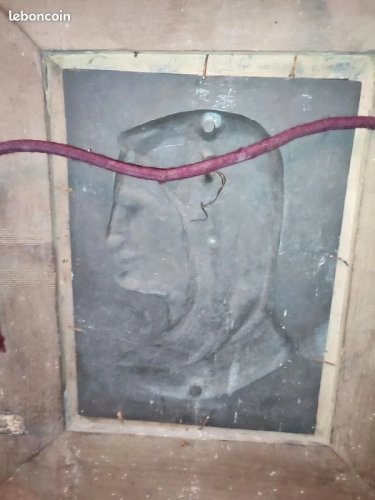 ancien bas relief en metal representant la vierge marie  bon etat  19 eme siecle