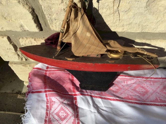 ANCIEN BATEAU CANOT VOILIER DE BASSIN BORDA SERIE YP 50 VERS  1970