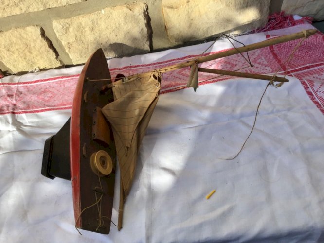 ANCIEN BATEAU CANOT VOILIER DE BASSIN BORDA SERIE YP 50 VERS  1970