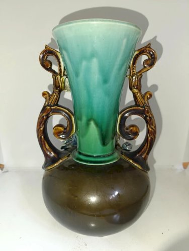 ancien beau vase en barbotine floral en bon etat