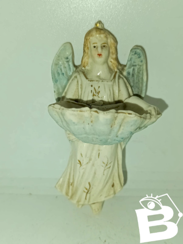 ancien benitier en porcelaine (19eme siecle) angelot en bon etat